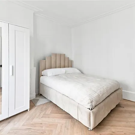 Modern Moulin Rouge Διαμέρισμα