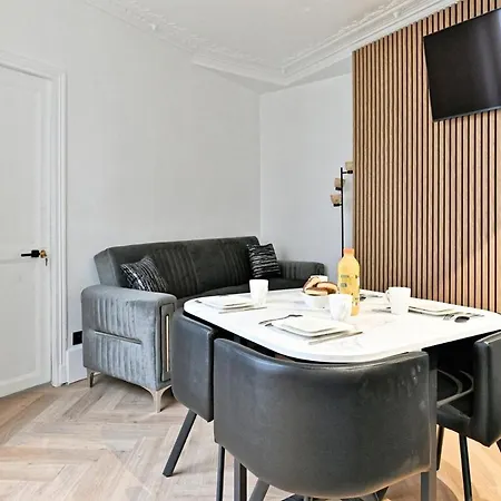 Modern Moulin Rouge * Παρίσι