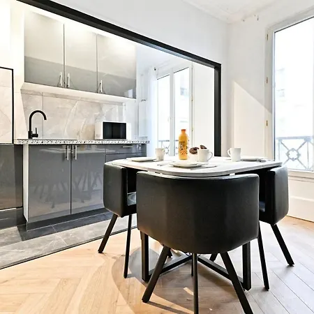 Modern Moulin Rouge Apartment
