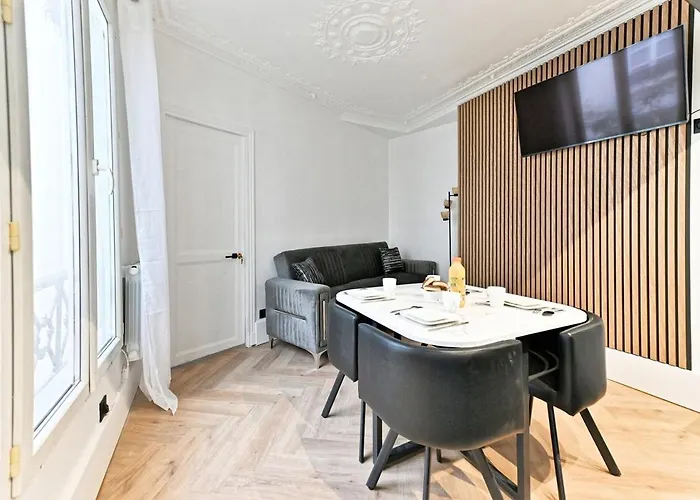 アパート Modern Moulin Rouge