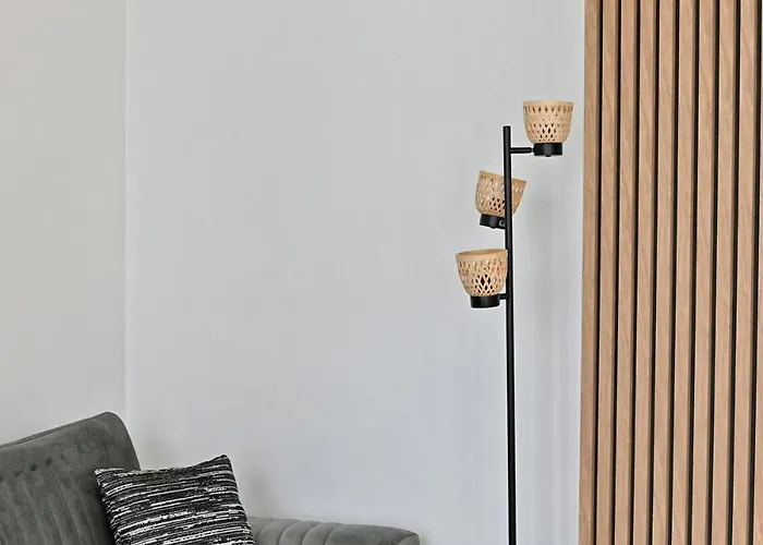 Modern Moulin Rouge アパート *